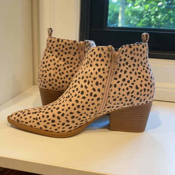 Printed bootie with low block heel - Picture 3 of 3